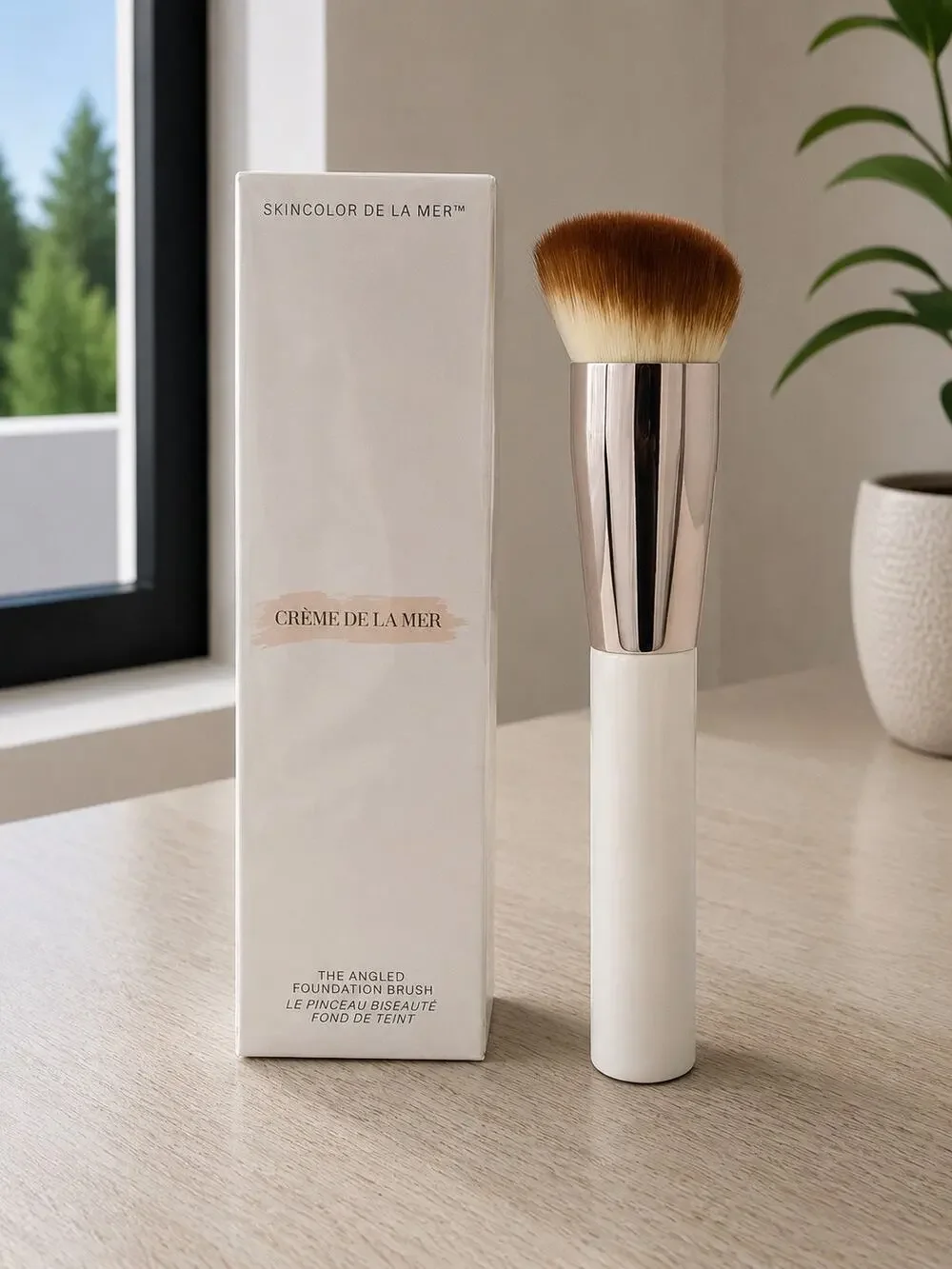 $95 New La Mer Skincolor The Angled Foundation Brush Luxury Makeup Brush Rare